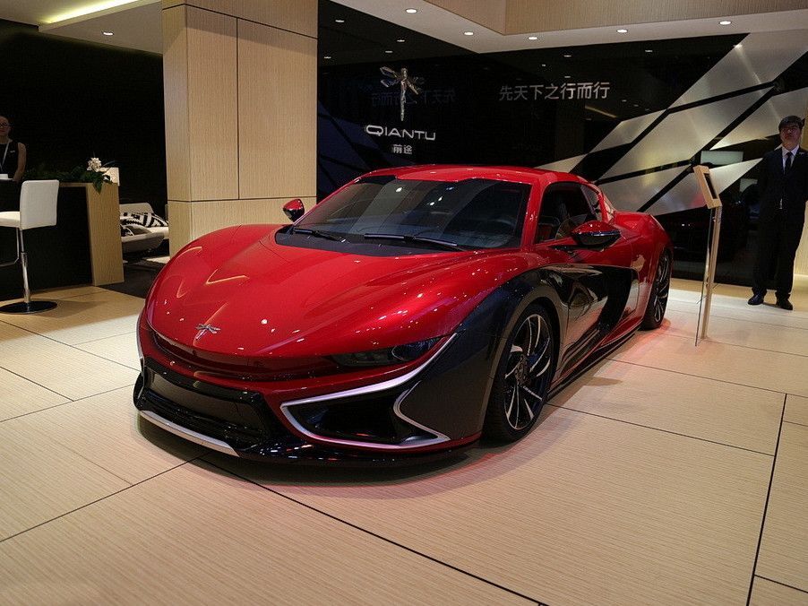 快来看46秒300km这辆蜻蜓logo的国产跑车比保时捷都漂亮