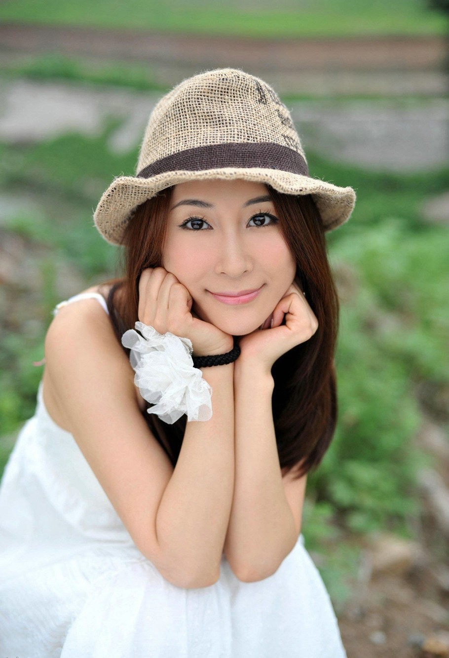 一位年轻女演员李艾佳因病于北京家中去世年仅36岁让人惋惜