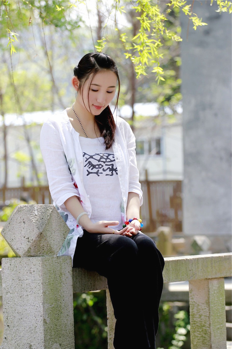 人像摄影(走在户外的温柔丽姐)