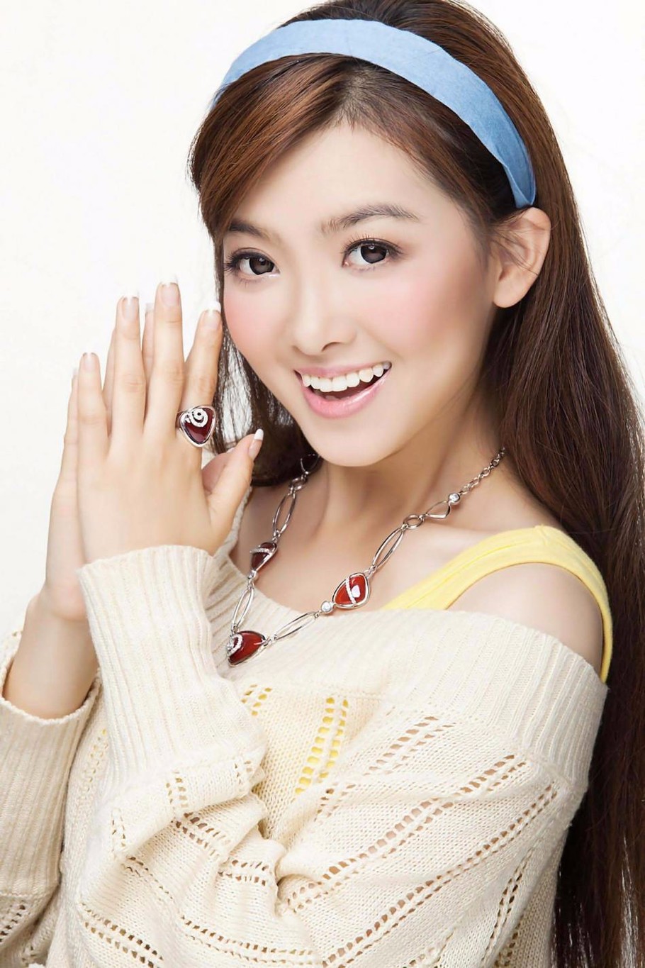 央视记者美女主持王京京