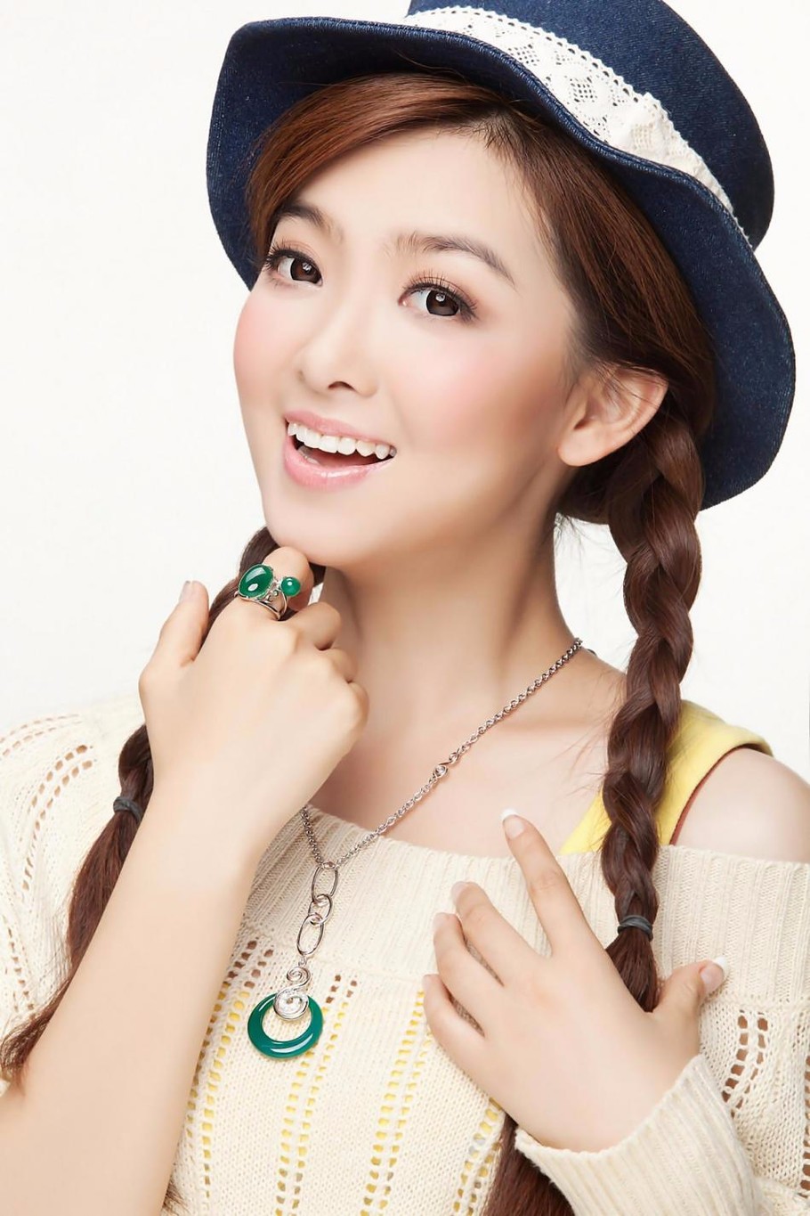 央视记者美女主持王京京