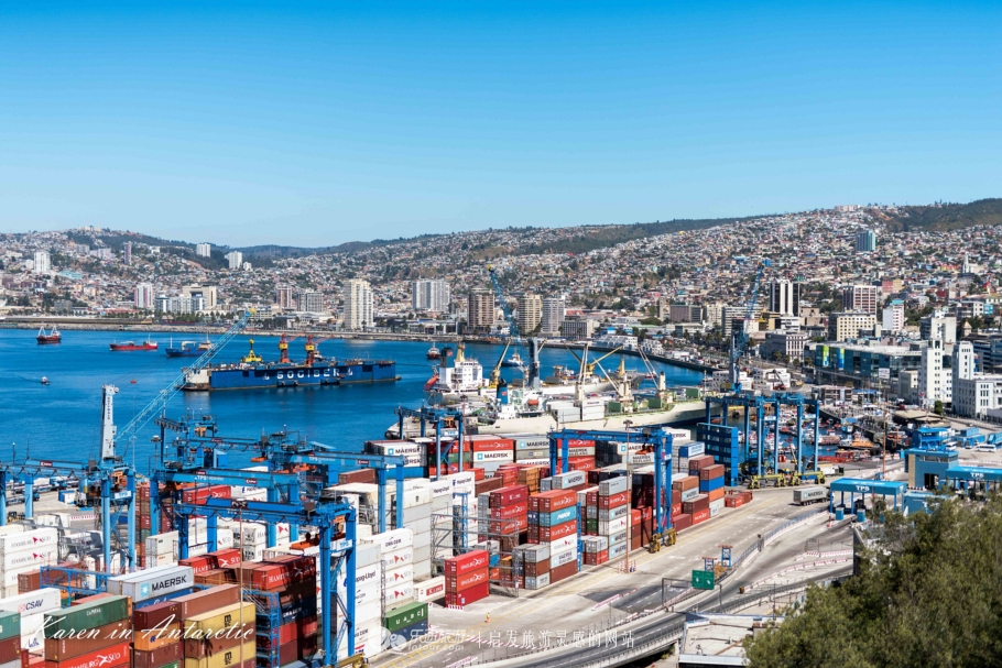 坚固地方之后,如今已建立成了智利的重要港口,有着"南美旧金山"之称