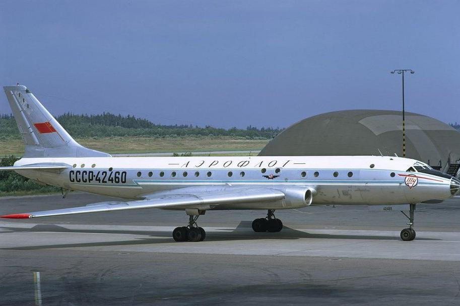 获得一种现代化的客机,以取代当时主要执行中短航线任务的伊尔-14客机