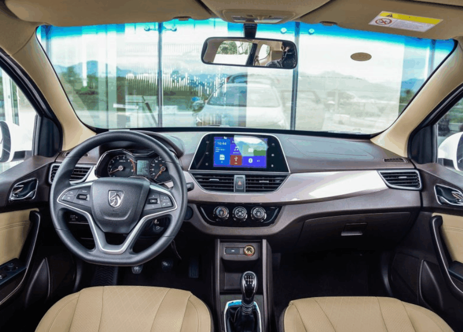 宝骏310w7座内饰图片价格7座新宝骏310w上市时间