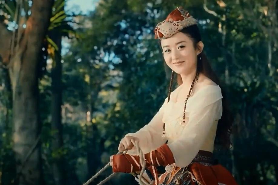 赵丽颖的女儿国国王简直满分,眼神里浓浓的爱意,太美了