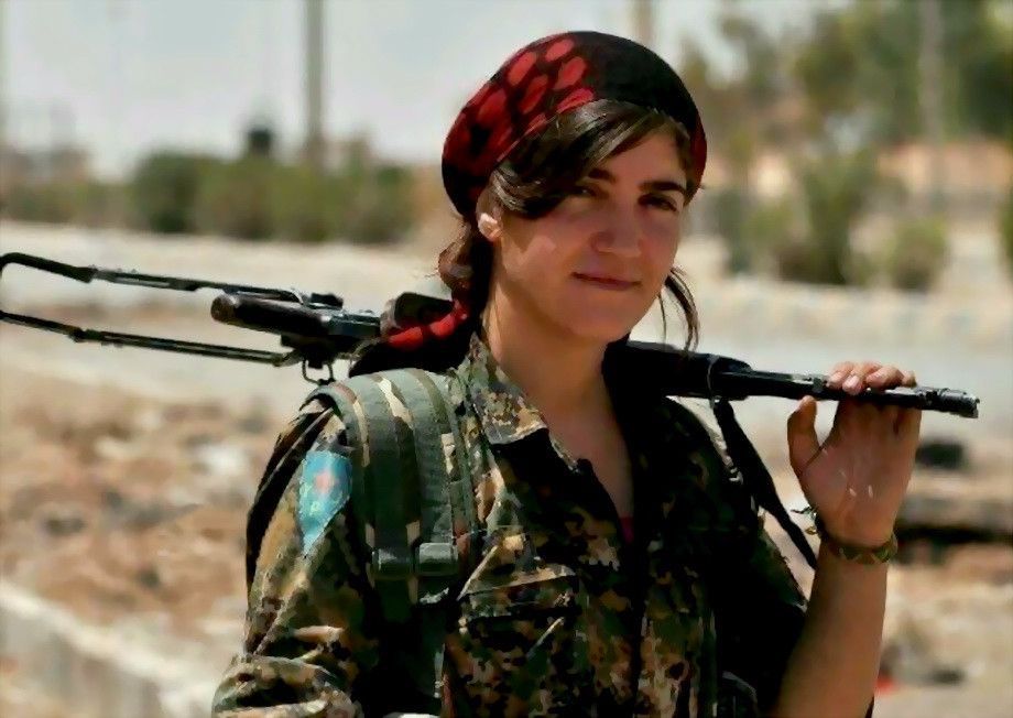 战火中的女兵为什么不穿内衣?可笑还是可敬呢?