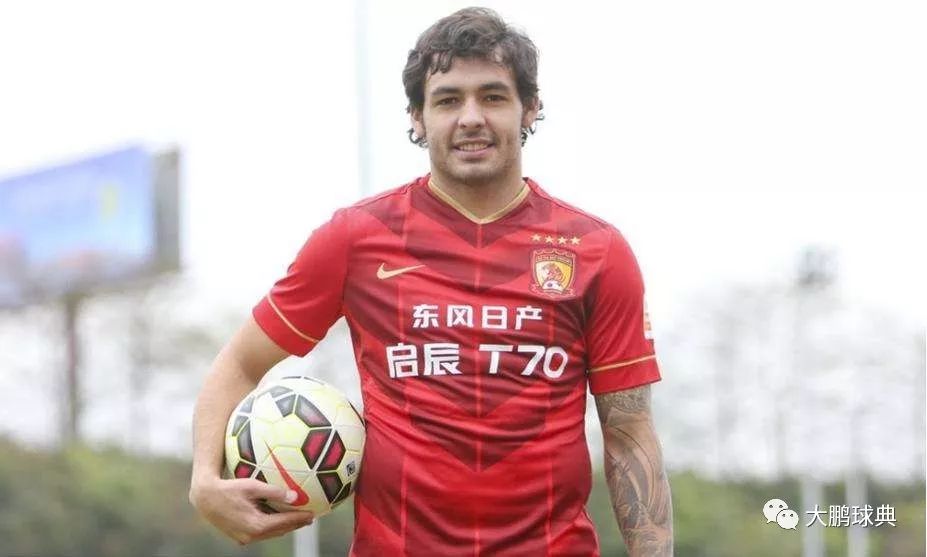 高拉特想要离开恒大返回巴西踢球,他能成行吗?一个字:很难!