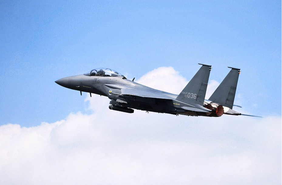 韩媒:5架中国军机进入韩国防空识别区 韩空军出动f-15k