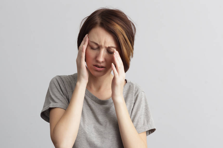 时,头部会第一时间反应给你,起床时感到特别疲劳,头发昏,打不起精神来