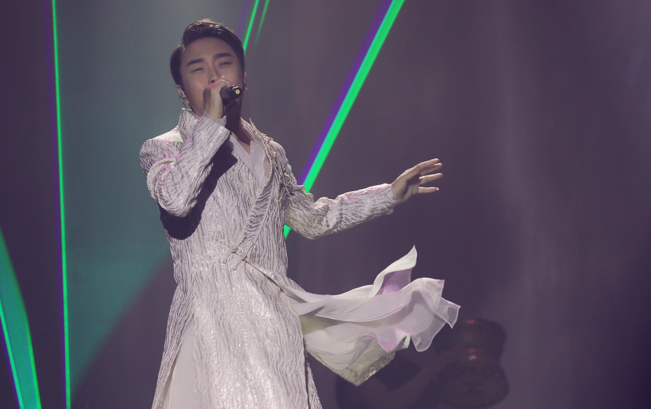 李玉刚十年经典演唱会重庆站完美落幕 美丽的回忆伴随你我_新浪看点