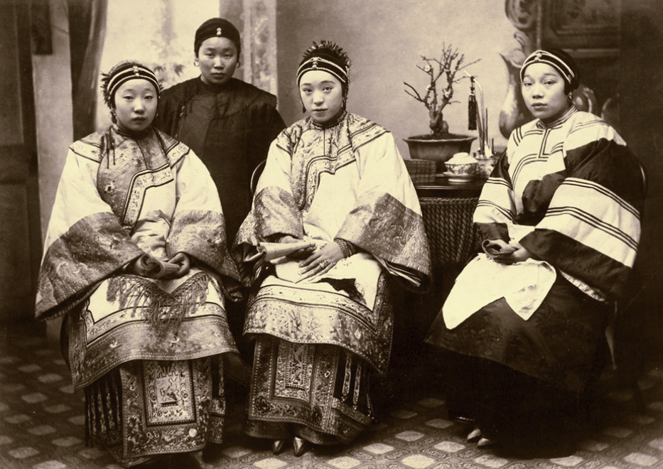 晚清老照片漂亮的富家太太们背后是数不尽的心酸