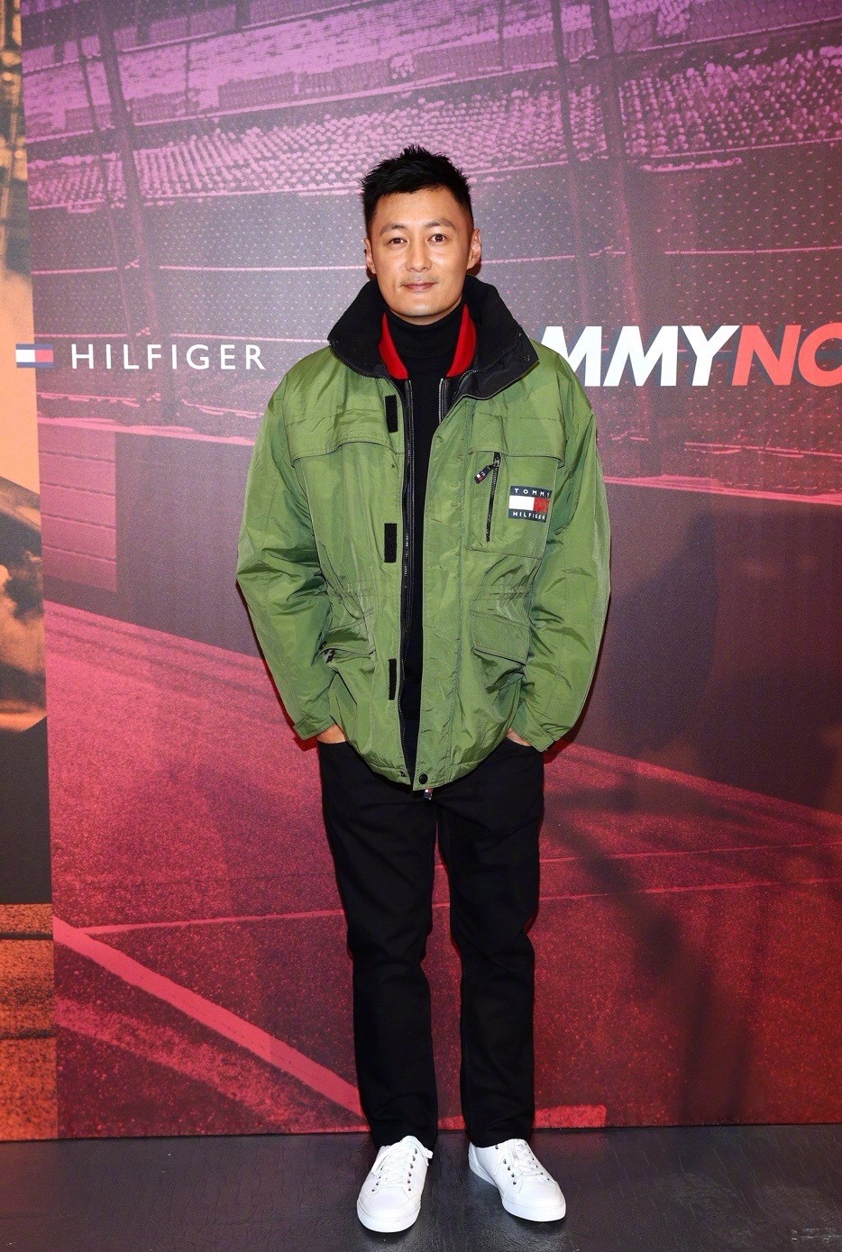 时隔12年他秀场再演《头文字d》,赛车皮衣帅到炸裂