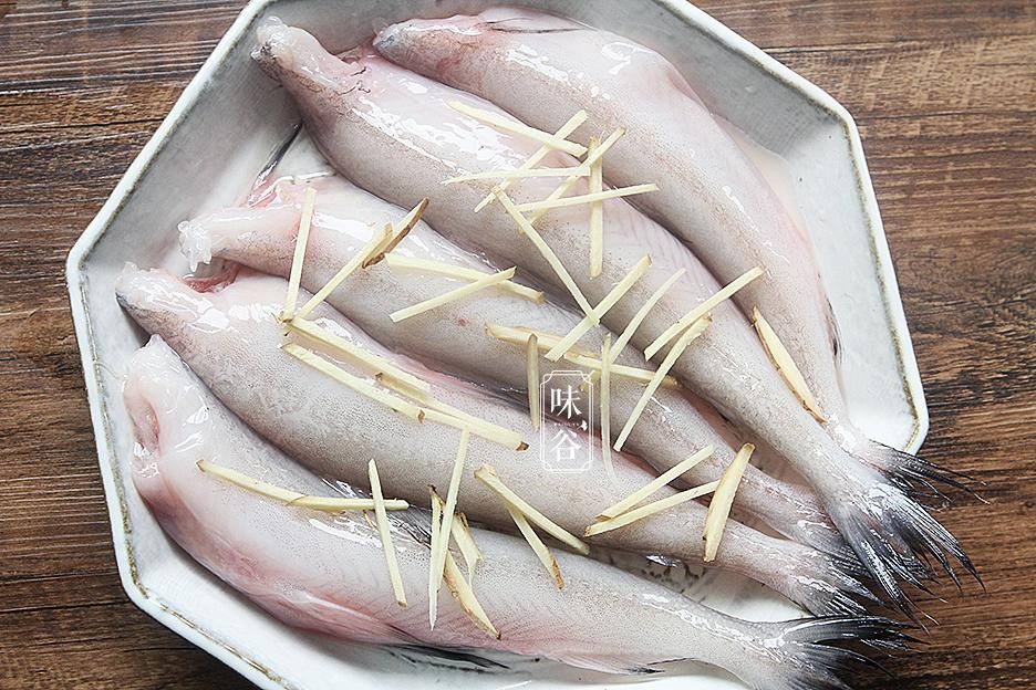 鱼市场里又有这种鱼卖了大家认识这种鱼味道好吃