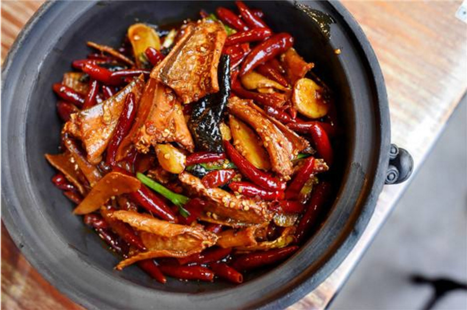 岳阳姜辣蛇:湘菜中最辣的菜,挑战你的味蕾,就问你怕不怕?