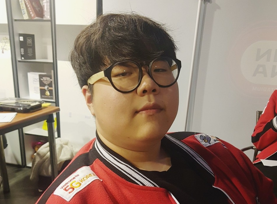 下,不过联想到skt的打野选手,似乎wolf(李在宛)也曾经客串过打野选手