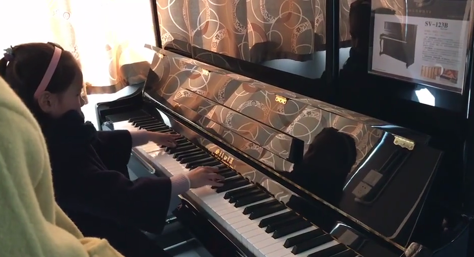 卡米洛钢琴最新行业解读:练琴与近视之间的联系