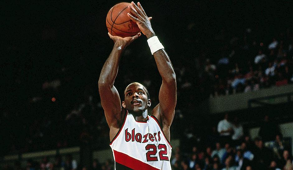 克莱德-德雷克斯勒   波特兰开拓者(1990年11月13日):39分11篮板12