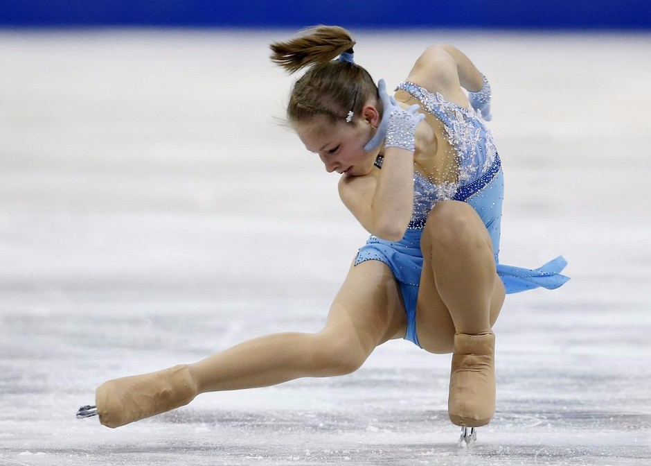 隔着屏幕都感受到了尴尬!冰上舞蹈全面开战,冬奥会失误集锦!