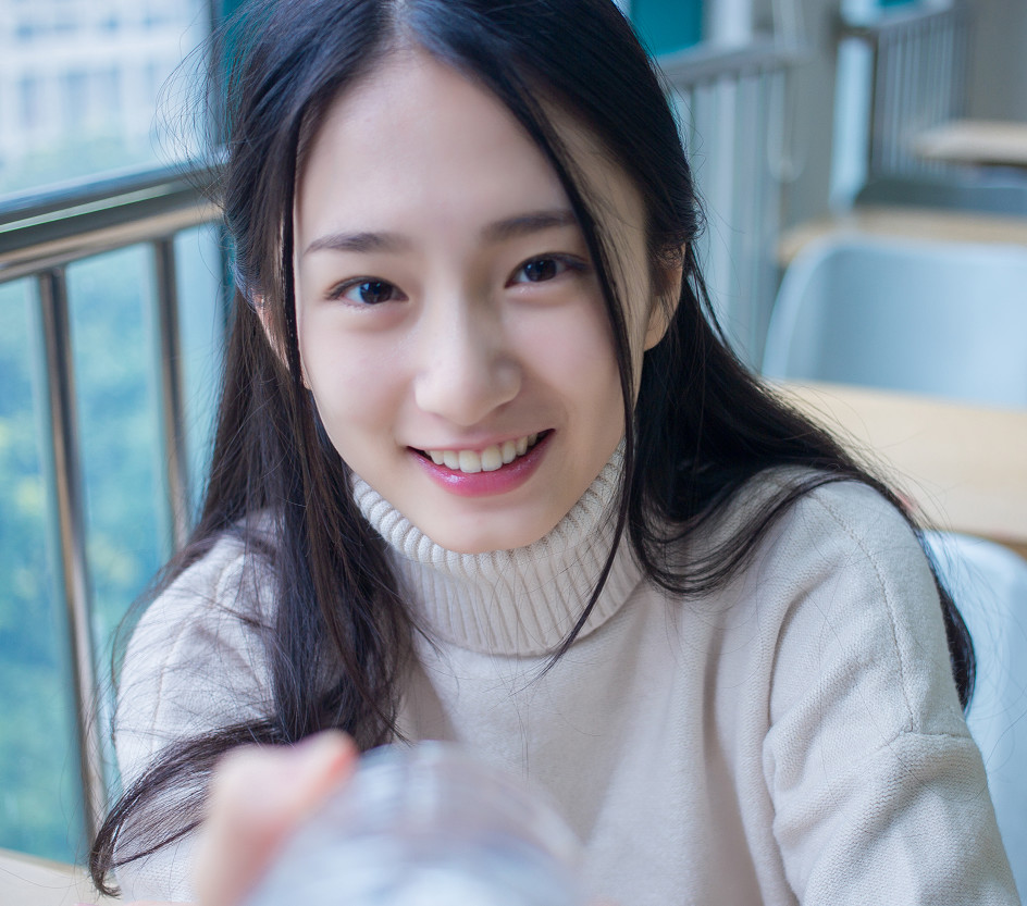 要论长相,谭盐盐真的比鹿晗的女友关晓彤长的都好看