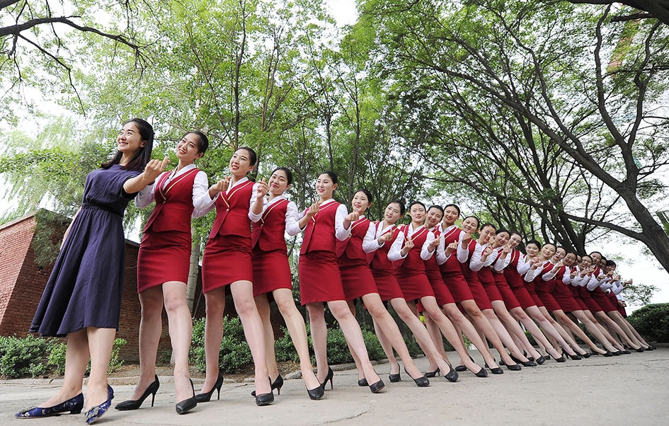 准空姐毕业照吸睛无数满屏全是大长腿