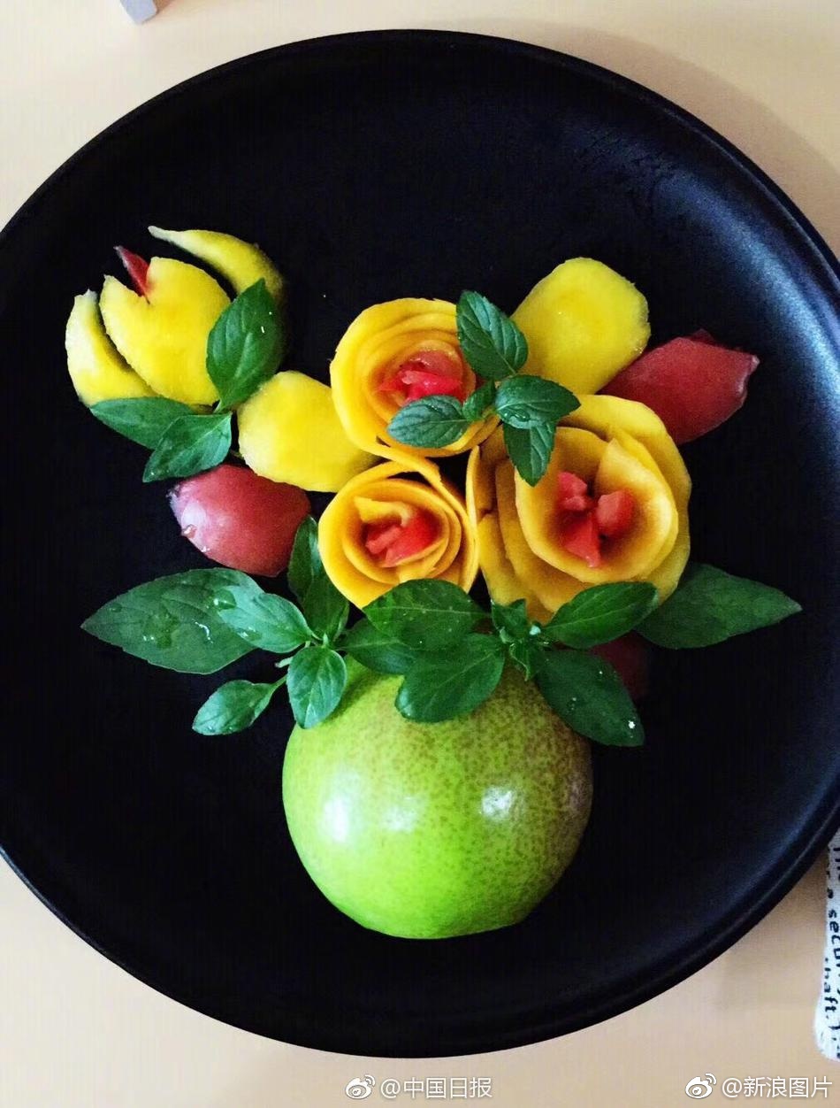 因担心儿子挑食影响健康,2年来坚持制作创意爱心早餐,摆盘精致,搭配