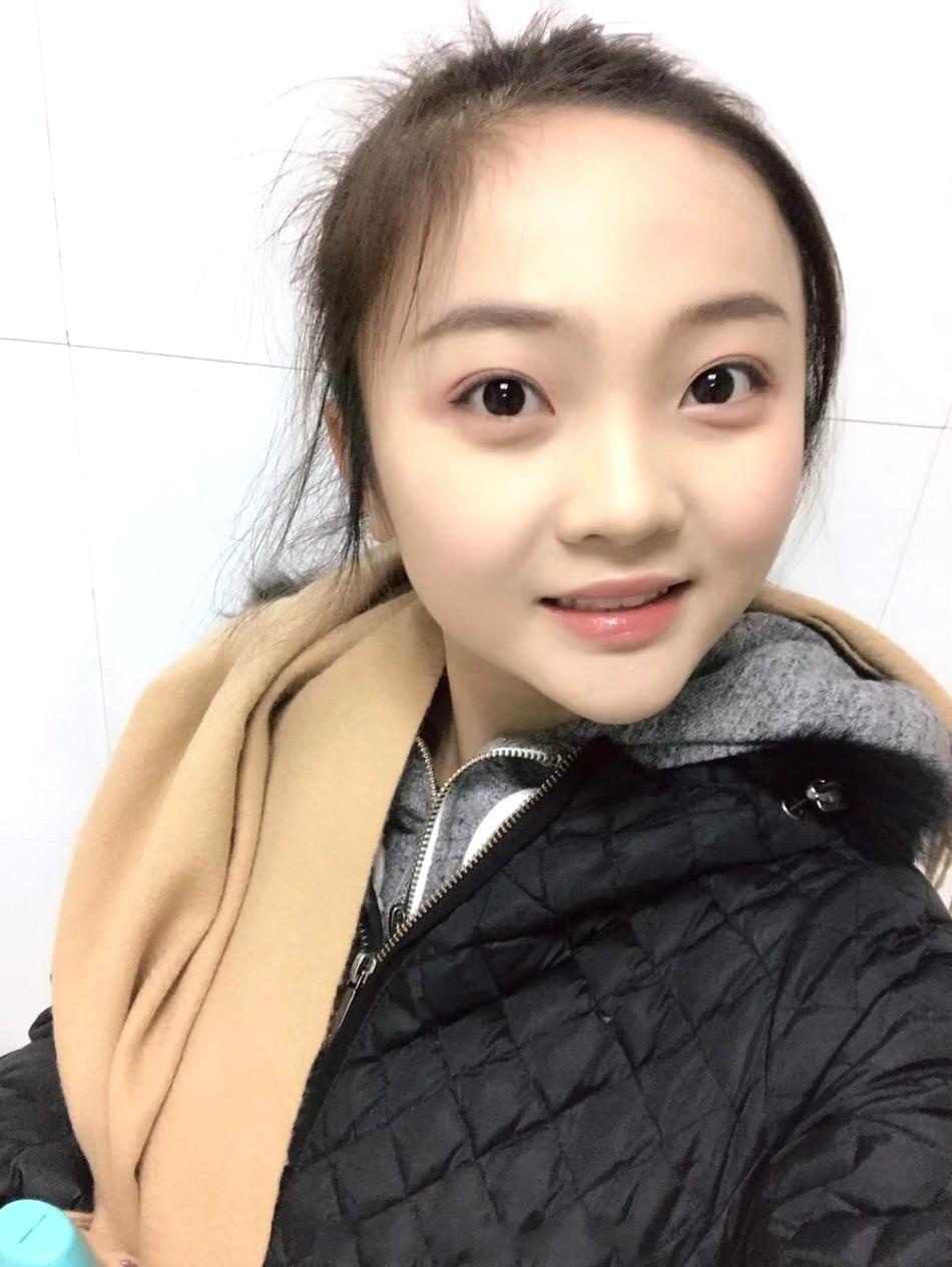 18岁林妙可近照一种邻家有女初长成地惊艳