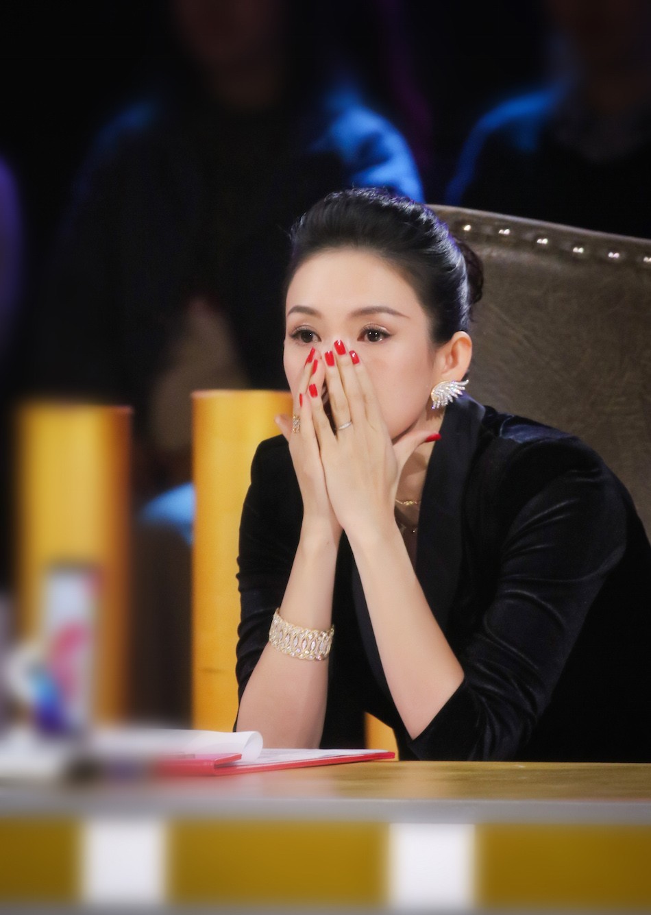 冠军导师章子怡的另一面甘为友人托底