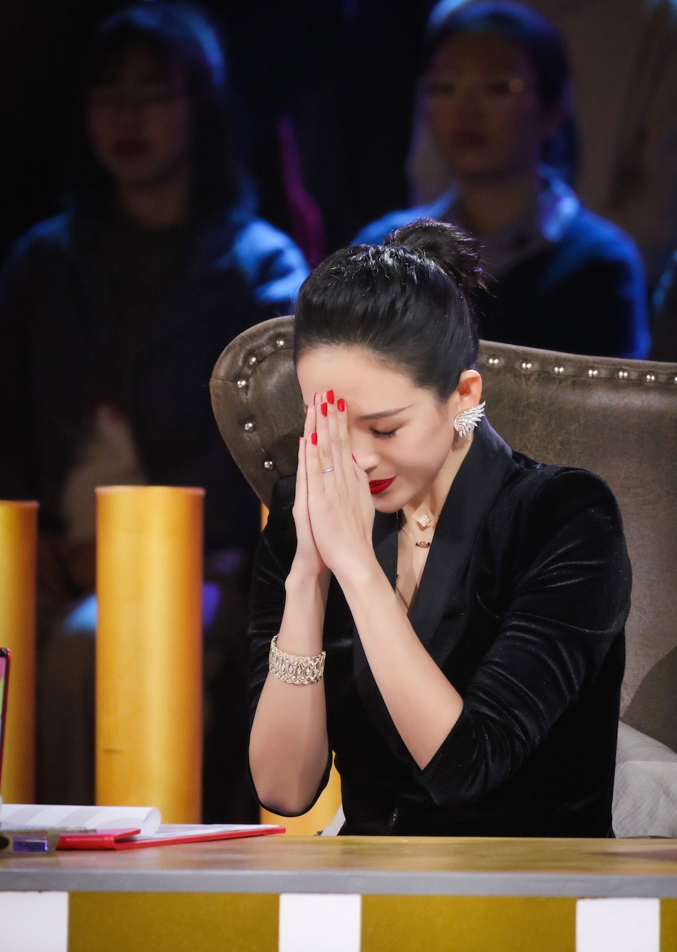 冠军导师章子怡的另一面甘为友人托底