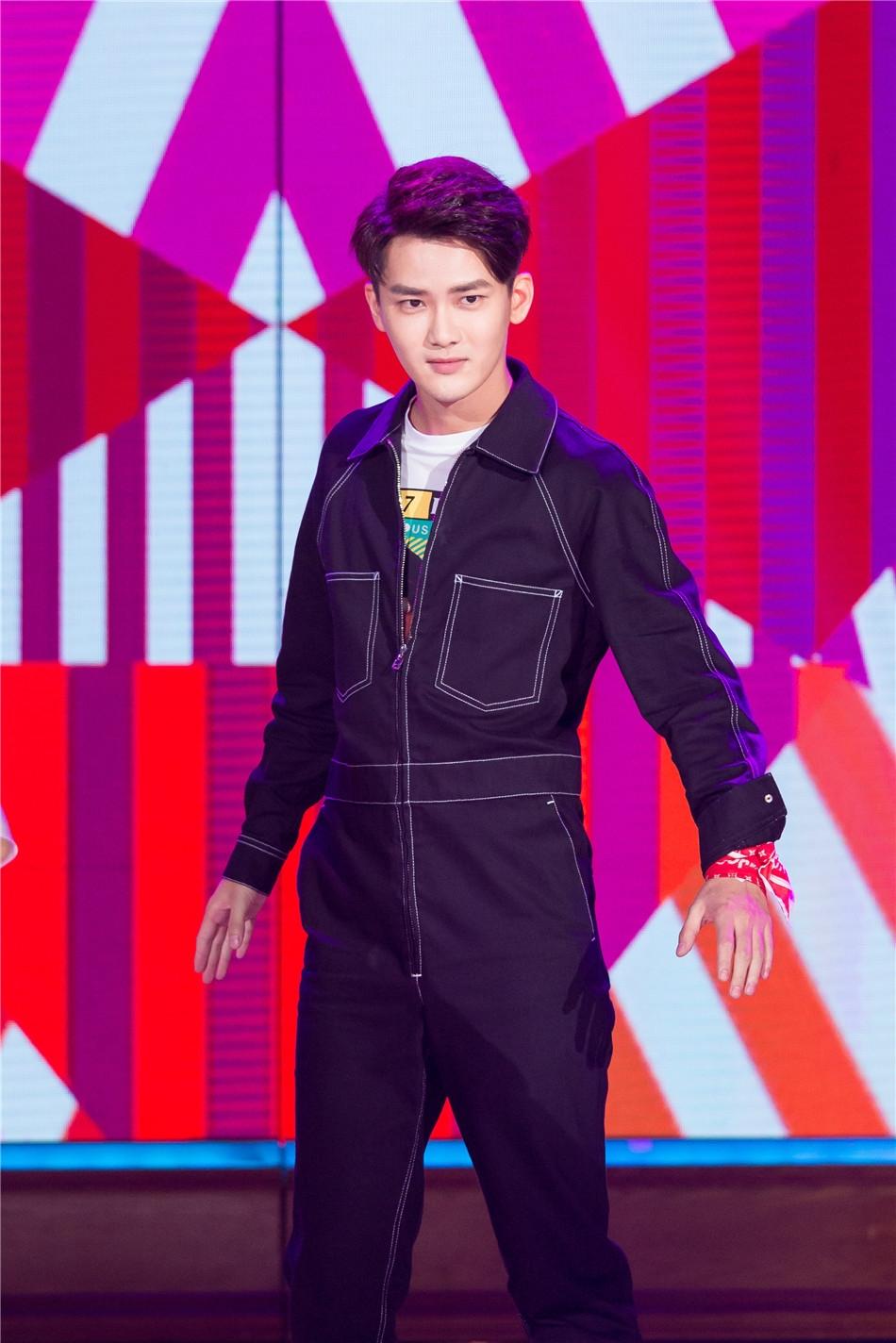 新的"国民老公"上线,他被何炅称呼为:快本二儿子