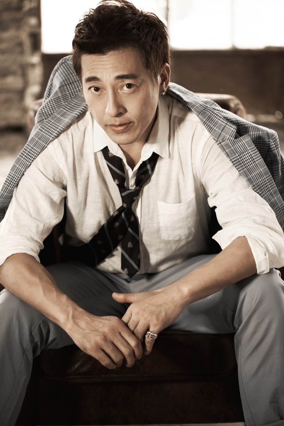 推崇素食尽显年轻态 吕颂贤雅痞写真尽显绅士韵味