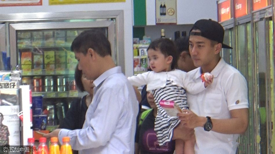 杨幂女儿小糯米的大名叫什么?原来不叫刘杨米,叫刘苡馨