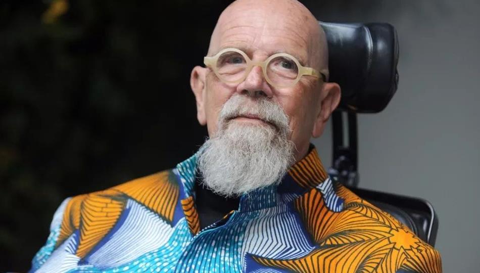 近日又爆出著名的当代艺术家查克·克洛斯(chuck close)因性骚扰指控