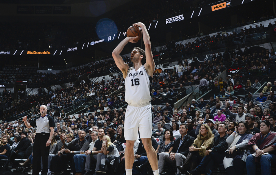 再拿三双,波波该退休了,刚收拾伦纳德,又有人造反|马刺|加索尔|伦纳德