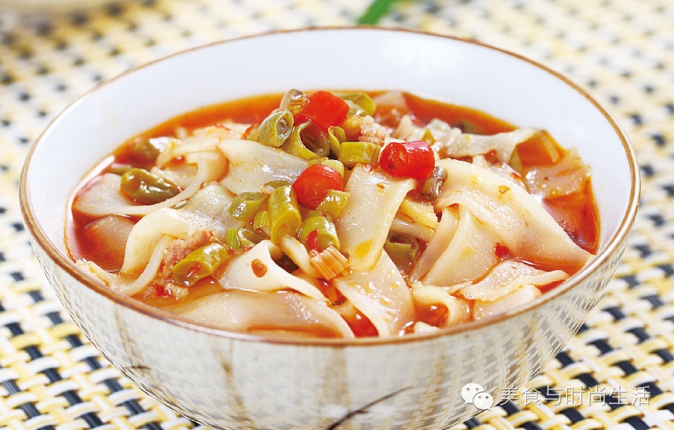 湖南小吃 酸辣河粉的家常做法