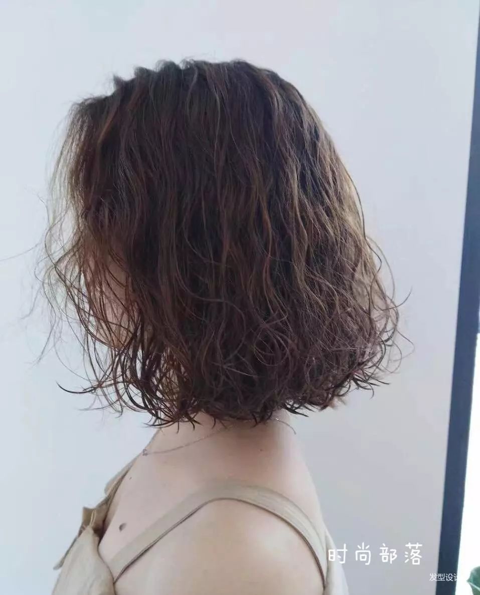 蛋糕卷蛋卷烫发引领时尚