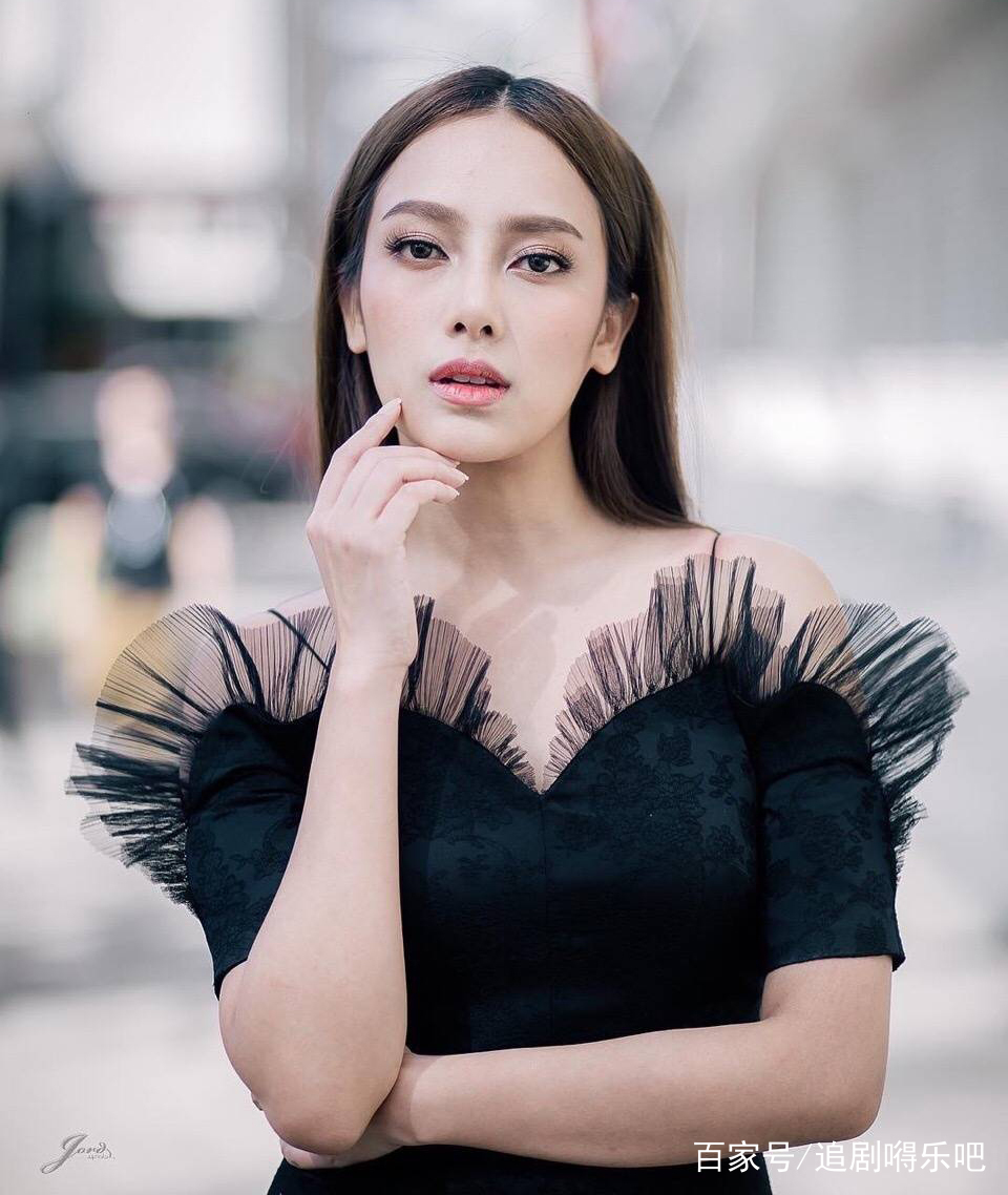 泰剧《恋上黑涩会》,霸道撩妹高手一哥又来袭啦,女主超美!