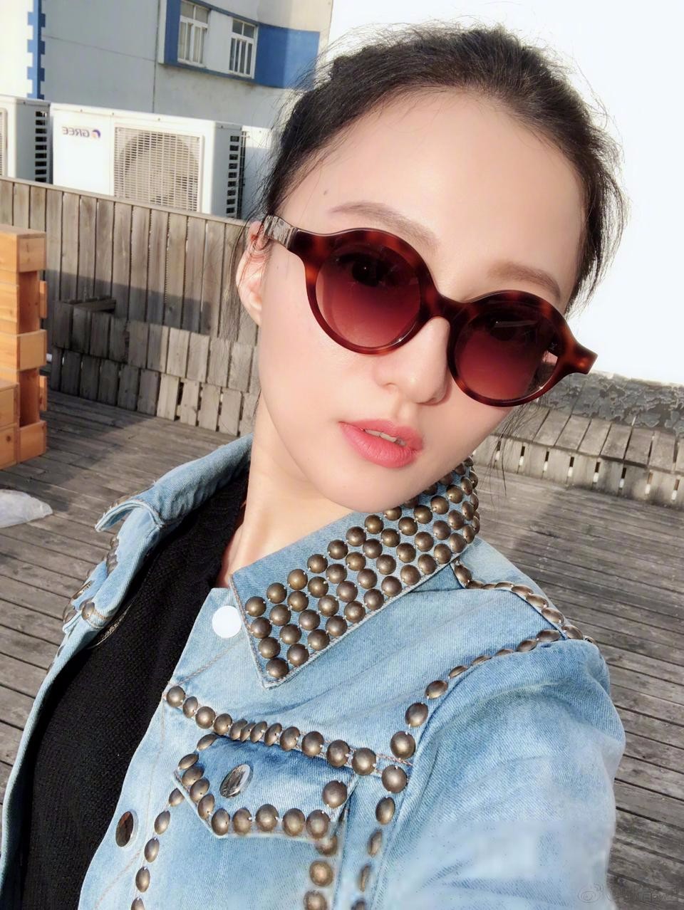 张韶涵素颜照少女感十足,太清纯了