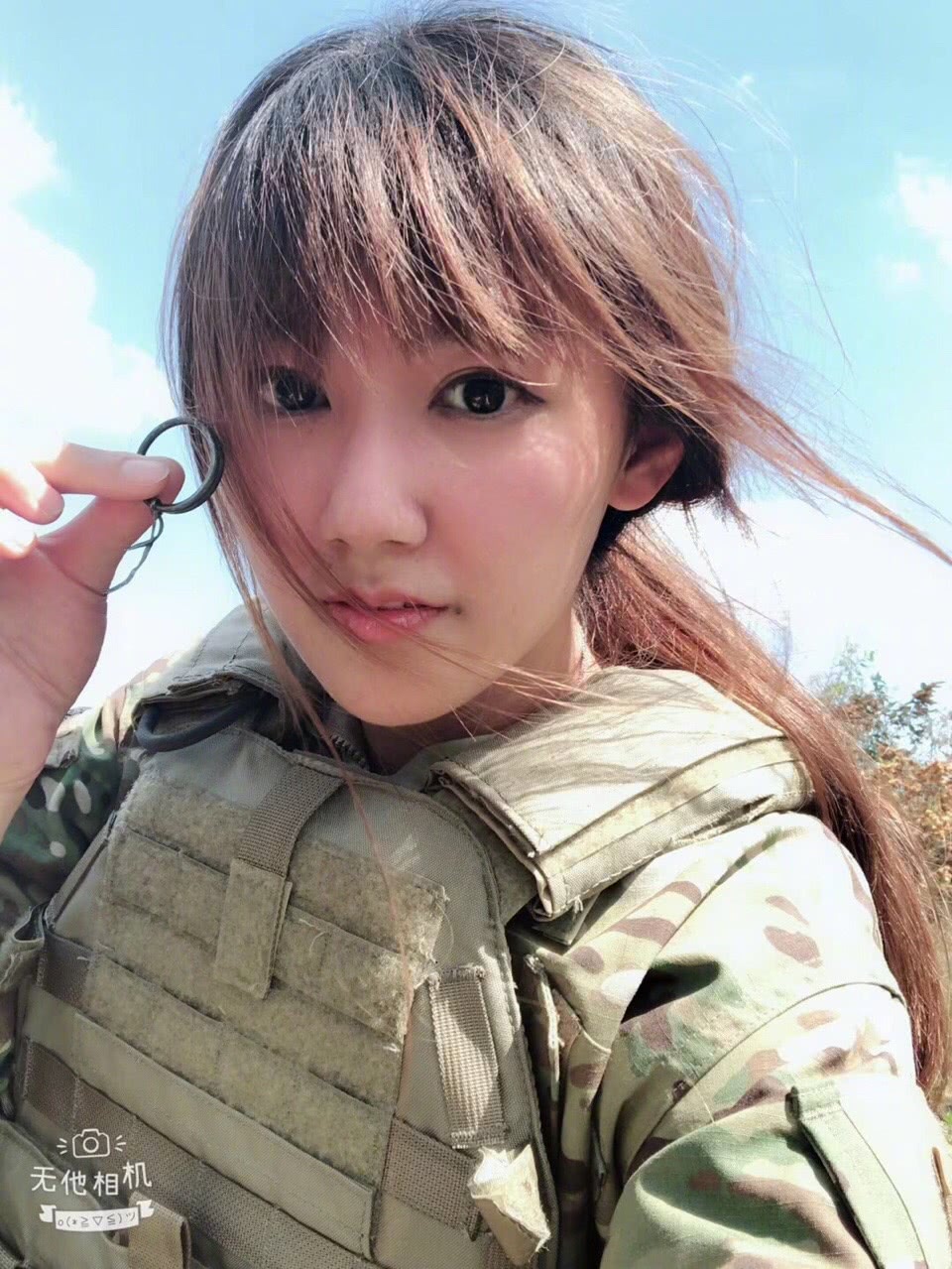 lol小苍发照称瘦成瓜子脸 网友:或许是不要脸?