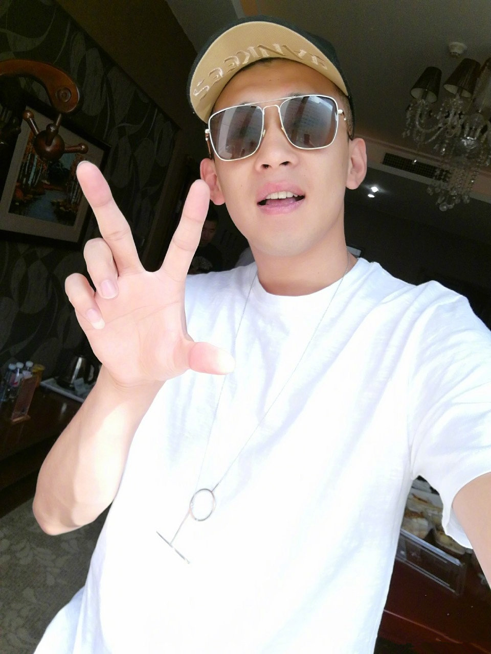 舞帝利哥回怼天佑,你除了人气高还有啥?