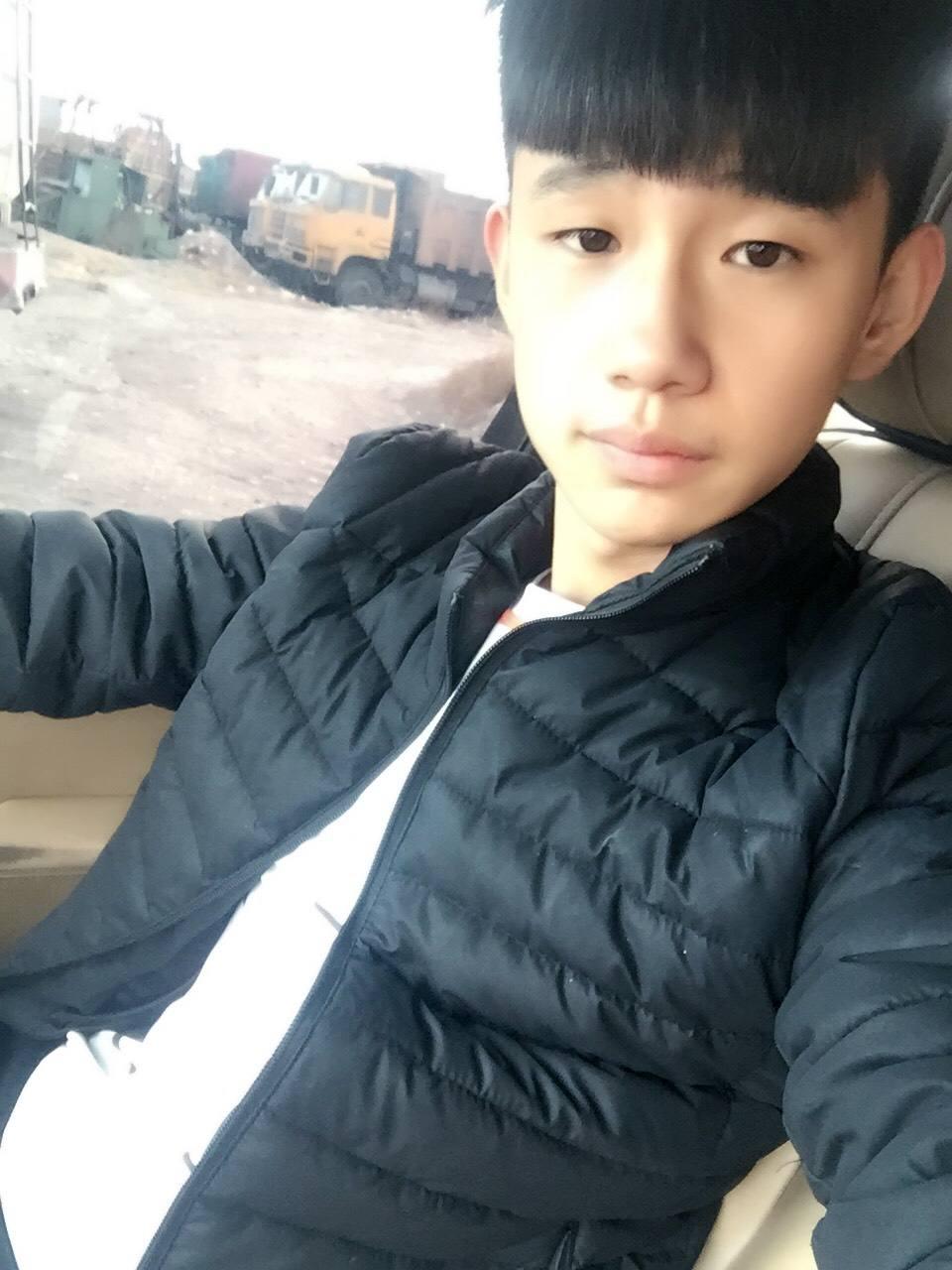 王者荣耀骚白转会斗鱼! 微博一小时超百万转发20万评论! 热搜第一