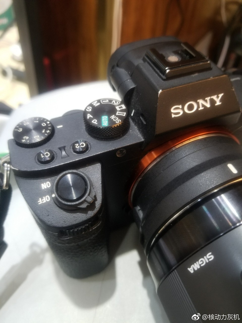 国行机身 带两块电池和手柄遥控器 忘拍照片了 6100佳能口适马s50art