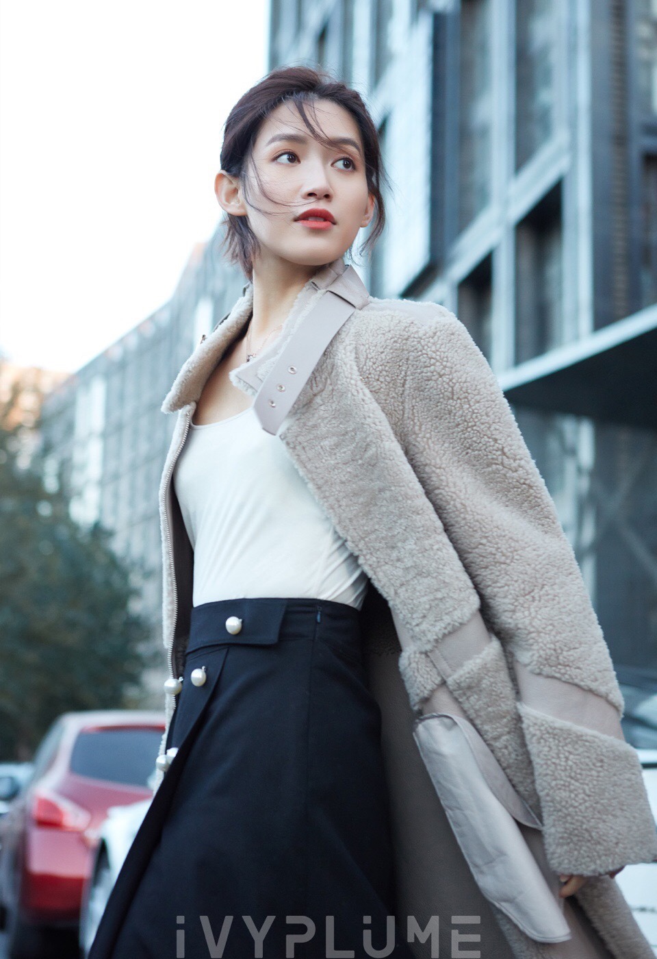 苏青短发时尚大片曝光 尽显早春清爽质感