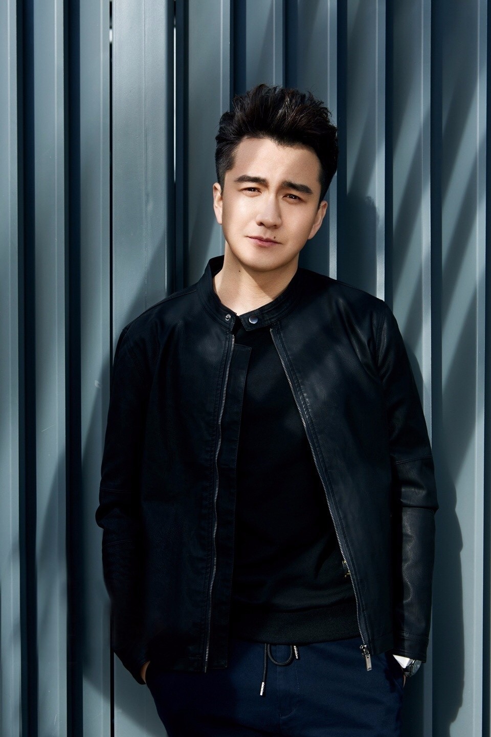 翟天临曝光一组质感大片,多套look切换自如,完美驾驭,气场全开