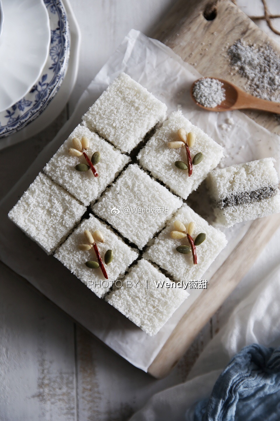 韩式绿豆沙米糕做法: 米糕顾名思义用米粉制作