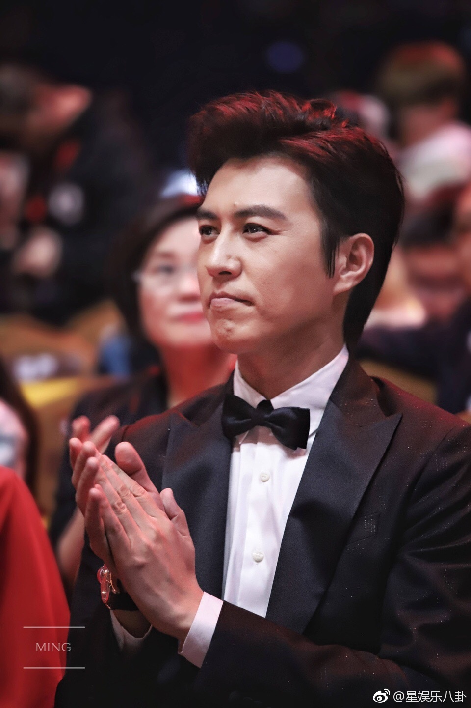 靳东 饭拍图 来感受一下东哥的盛世美颜,东哥的容颜和气质