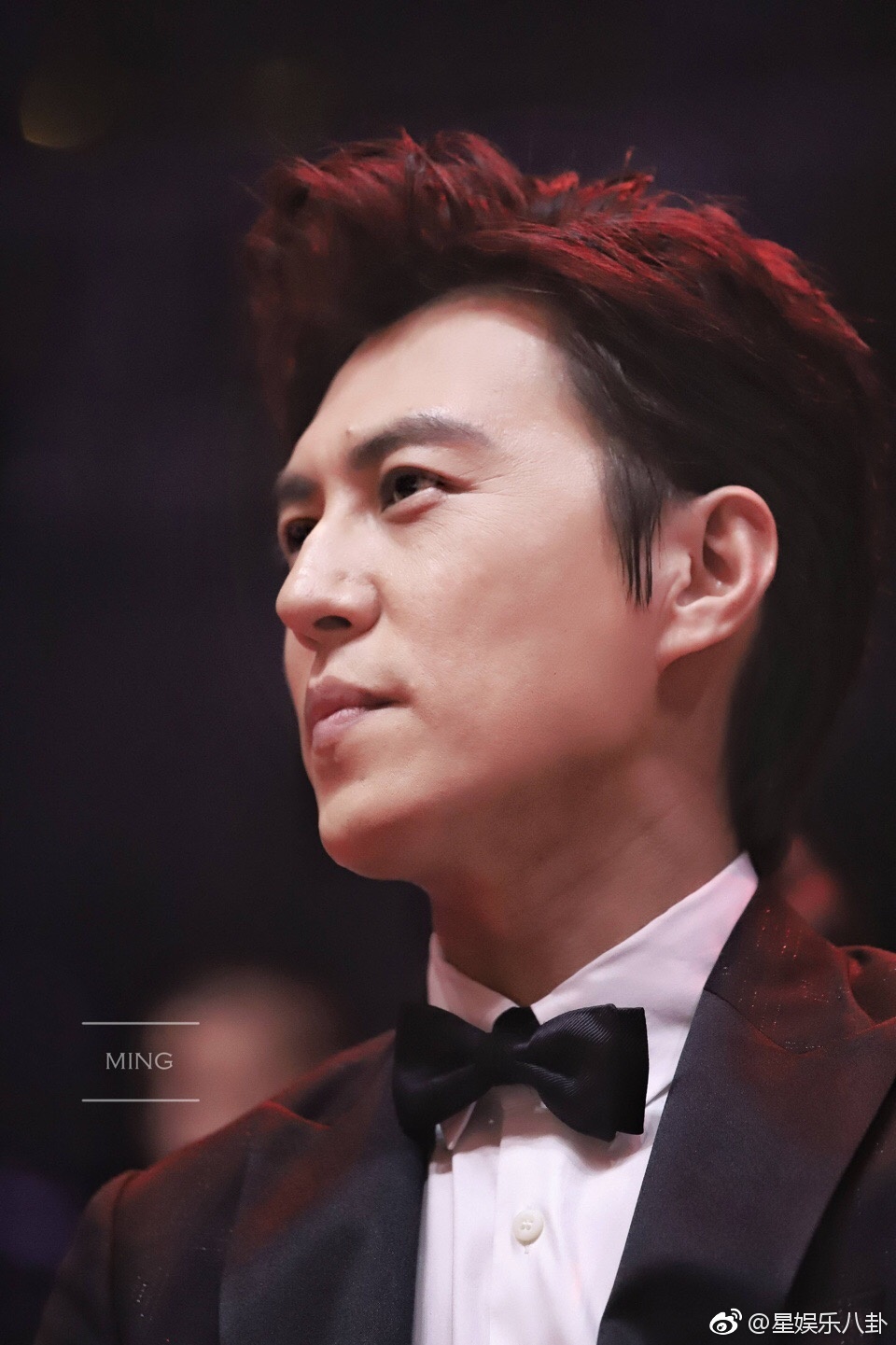 靳东 饭拍图 来感受一下东哥的盛世美颜,东哥的容颜和气质