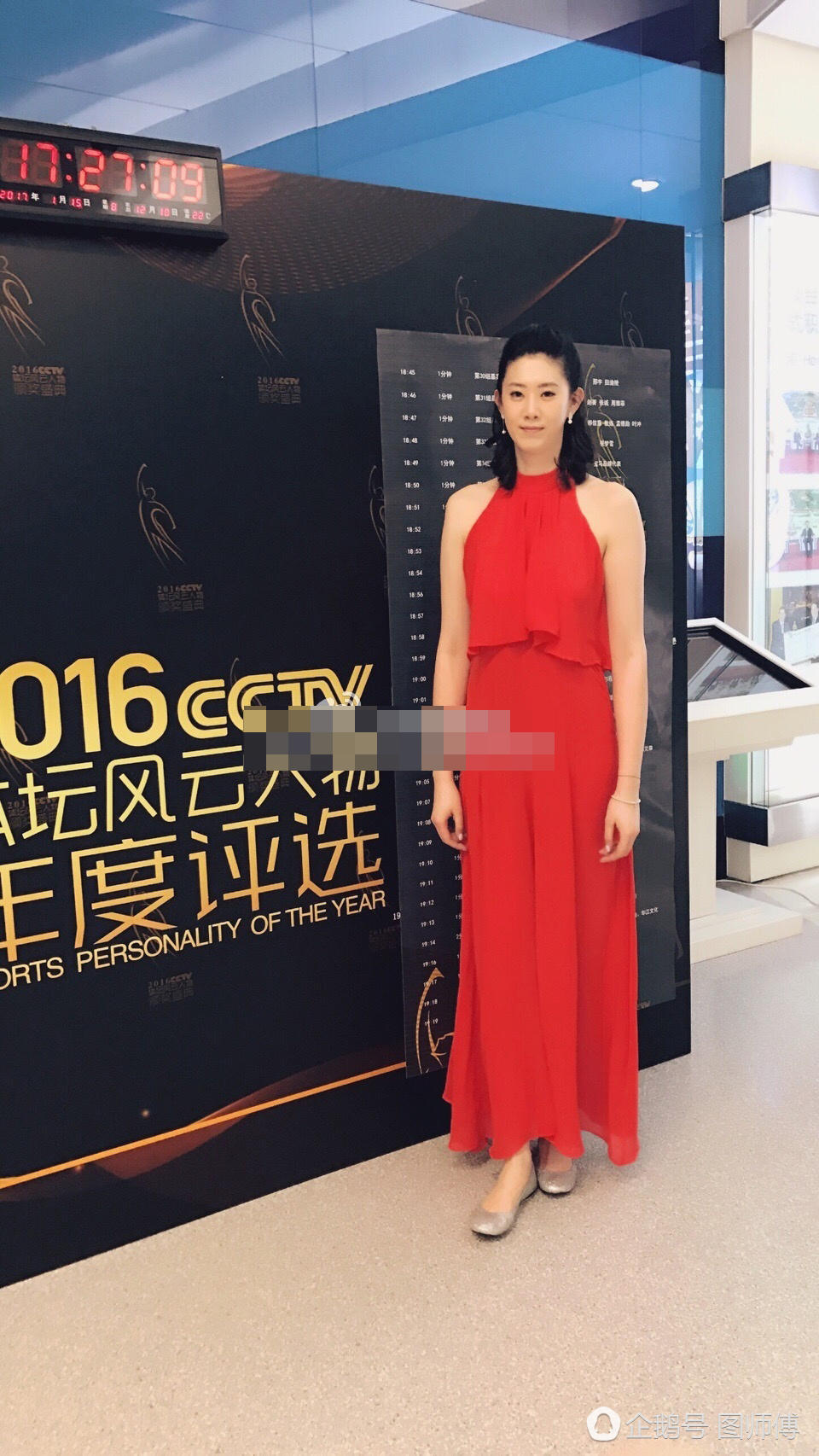 但此次薛明自己高调表示已单身,也有不少粉丝送上暖心祝福.