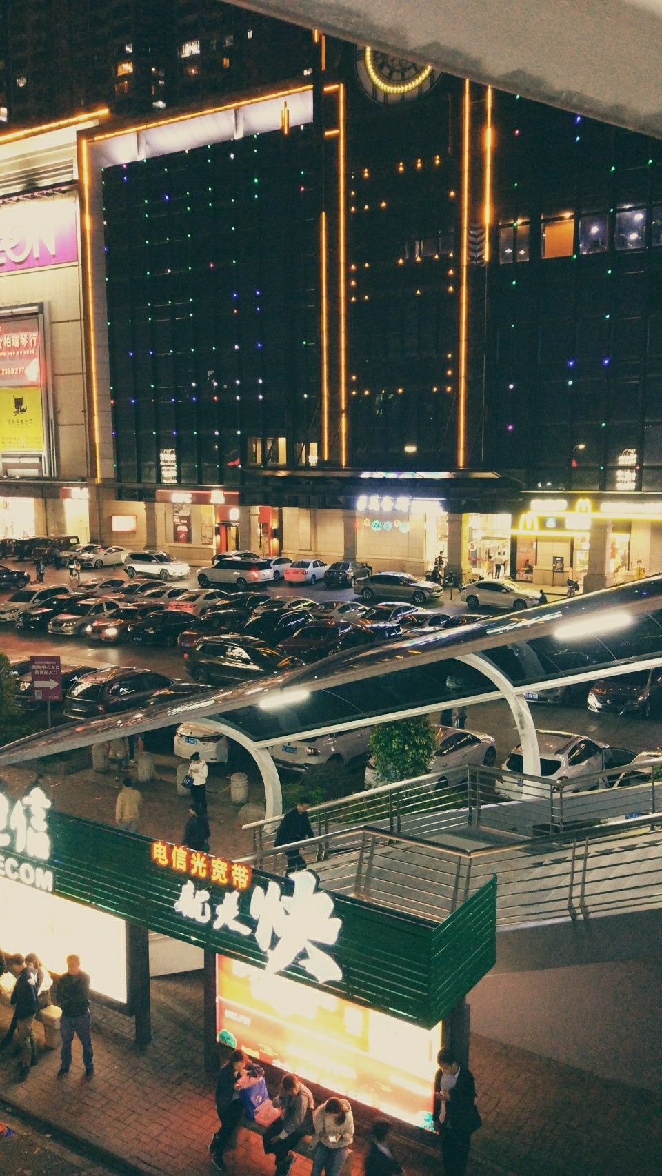 夜城,造梦.一座城市,一群追梦人. 地点:惠州吉之岛