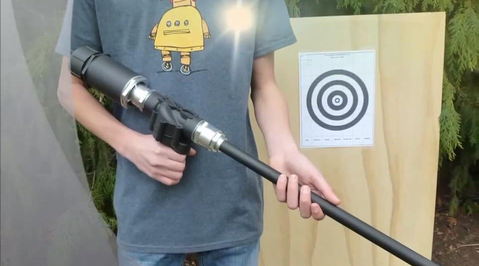 手工 土豆炮是国外青少年喜欢玩的手工作品,制作过程因法律原因不予