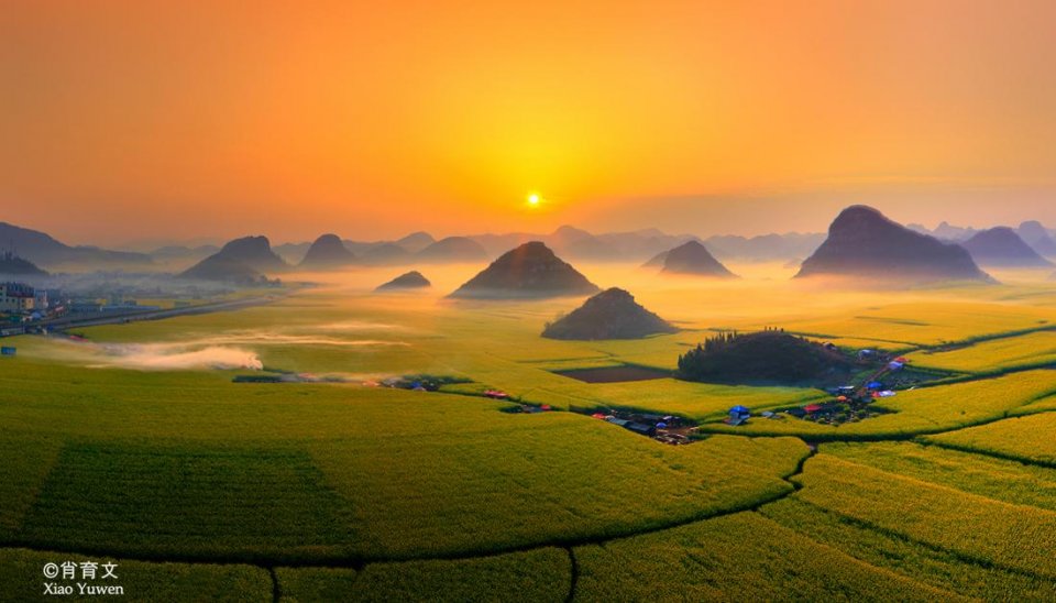 在罗平油菜花海中仿佛看到了上帝的笑容,这是云南最美的地方